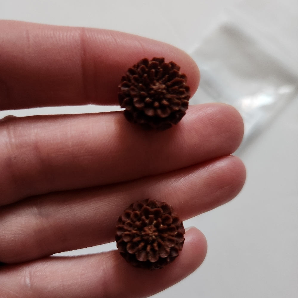 One World Jewelry wooden chrysanthemum gauge earrings